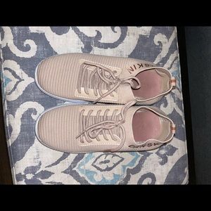 Danskin light pink shoes
